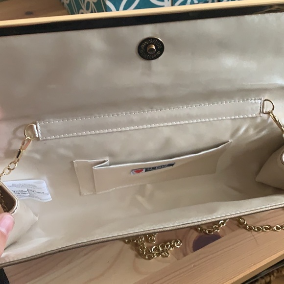 Rose Gold Clutch with chain - Picture 2 of 5